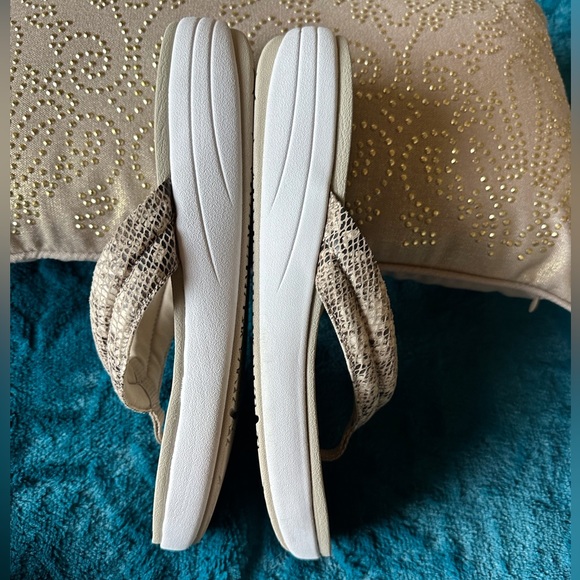 Like new Snake Print Flip Flops - Picture 3 of 4